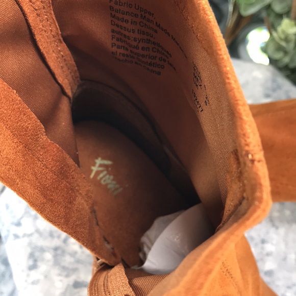 Fioni Suzy Camel Faux Suede Round Toe Zip Boots 9”H, 3”Heels WMS 8M🧡NWT&NIB🧡 - Picture 8 of 12